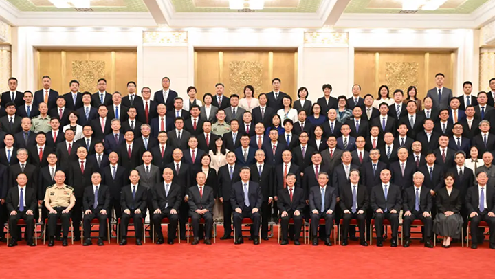 勇攀高峰，向着科技强国目标坚定迈进